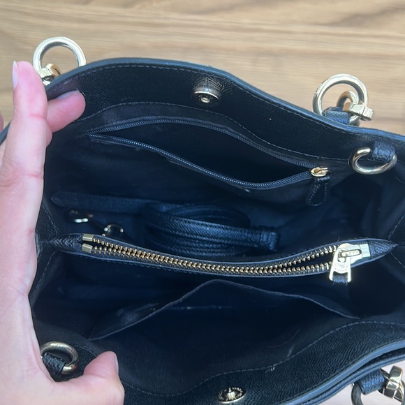 Black coach purse - Picture 4 of 8